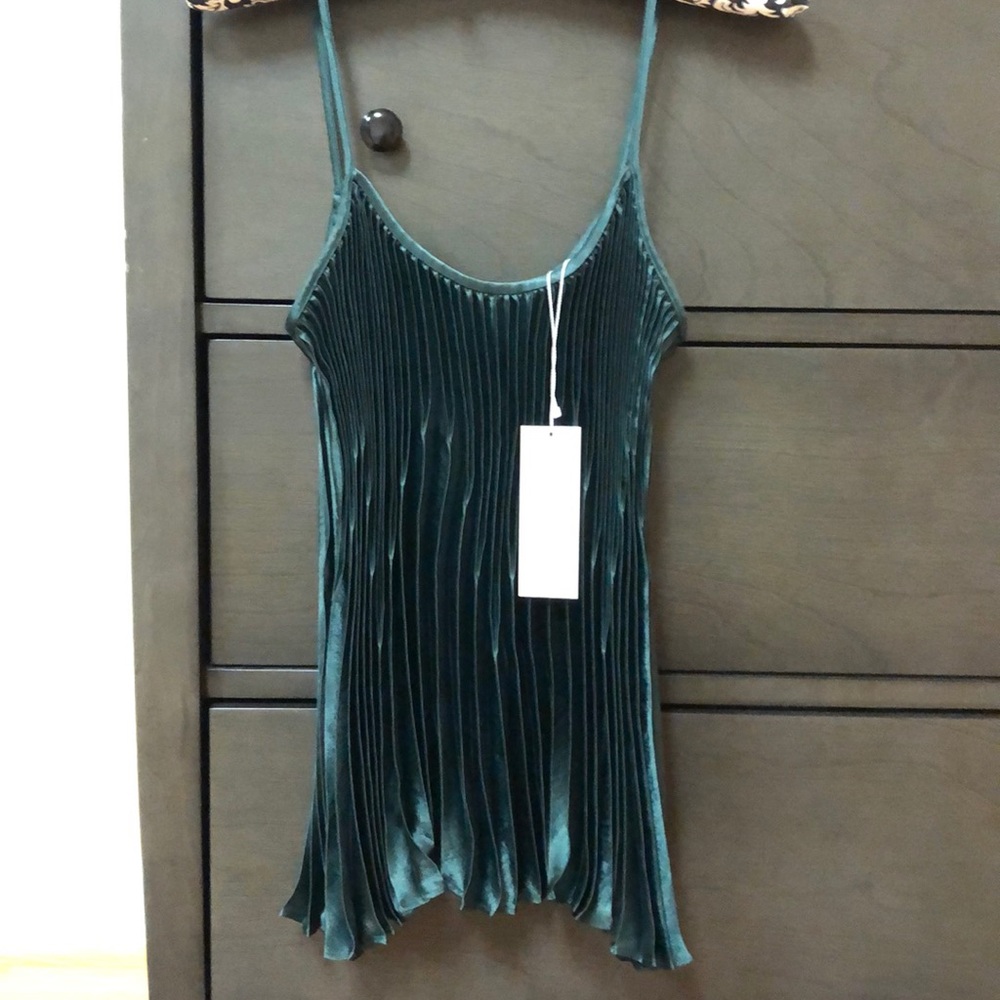 VINCE CAMI BRAND NEW WITH TAGS EMERALD GREEN